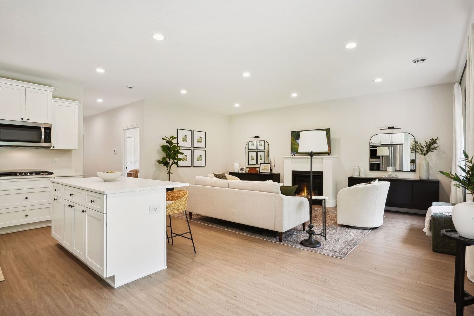 3 Bedroom Twin Home With Extras 18 of 36