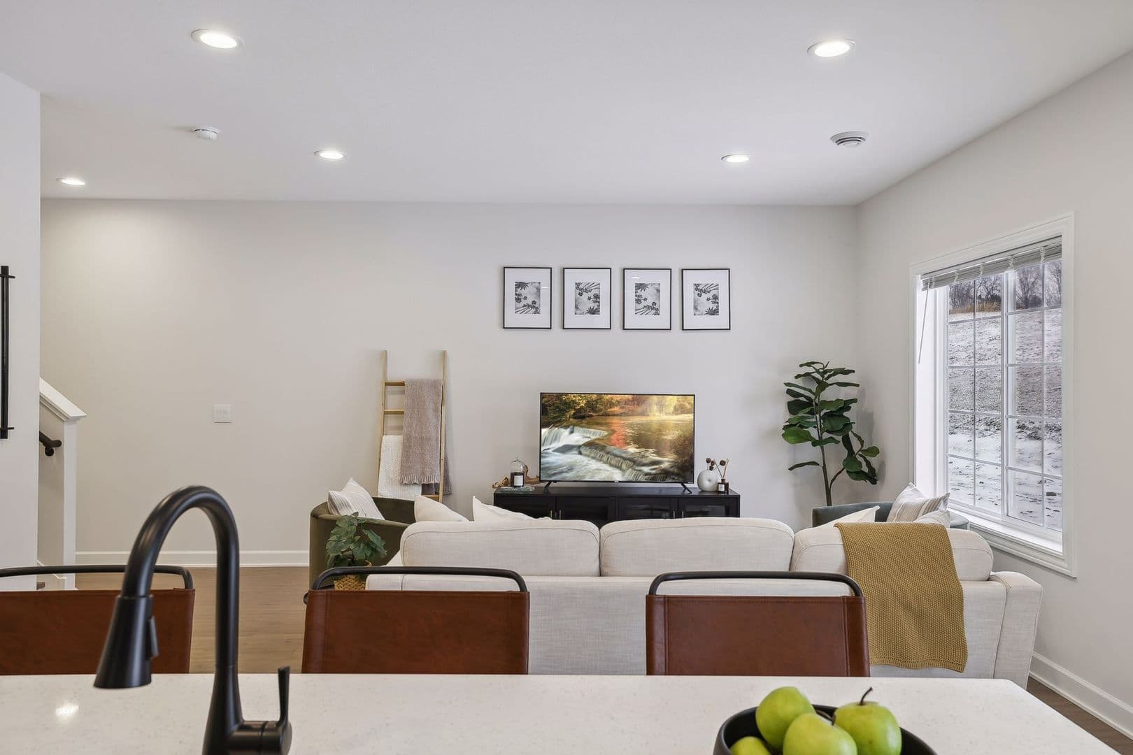 3 Bedroom Town Home 12 of 37