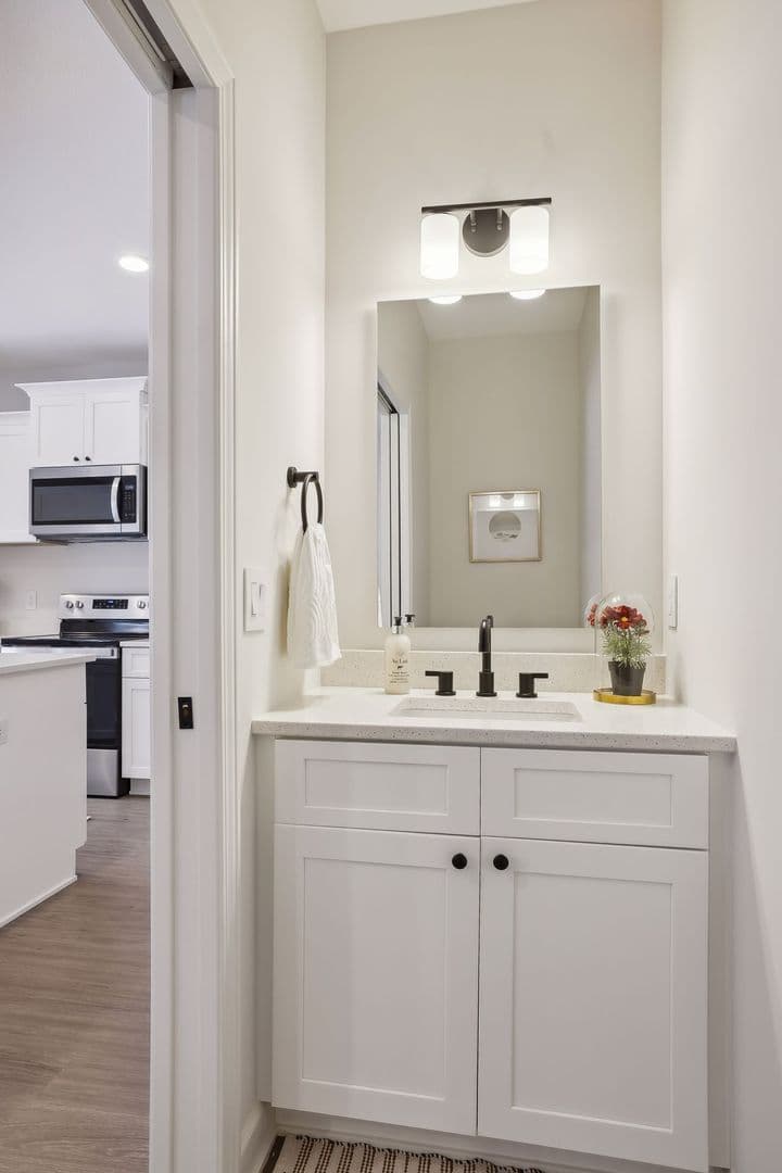 3 Bedroom Town Home 16 of 37
