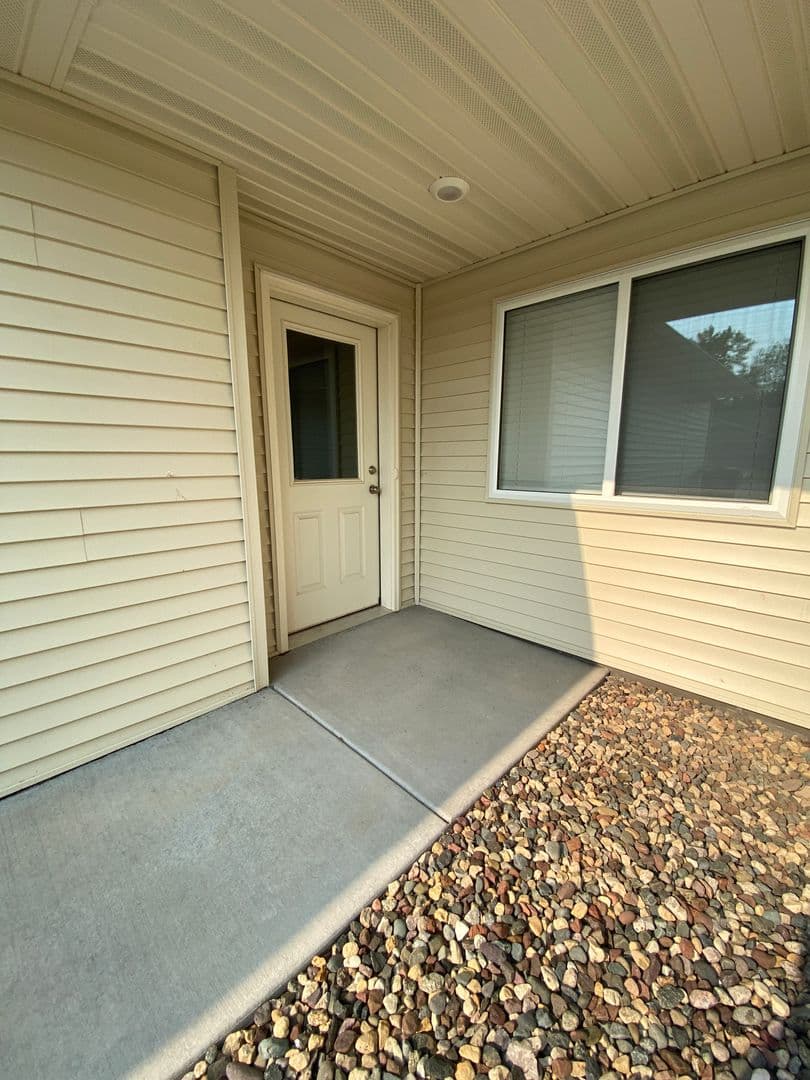 Updated 2 Bedroom Town Home 10 of 10