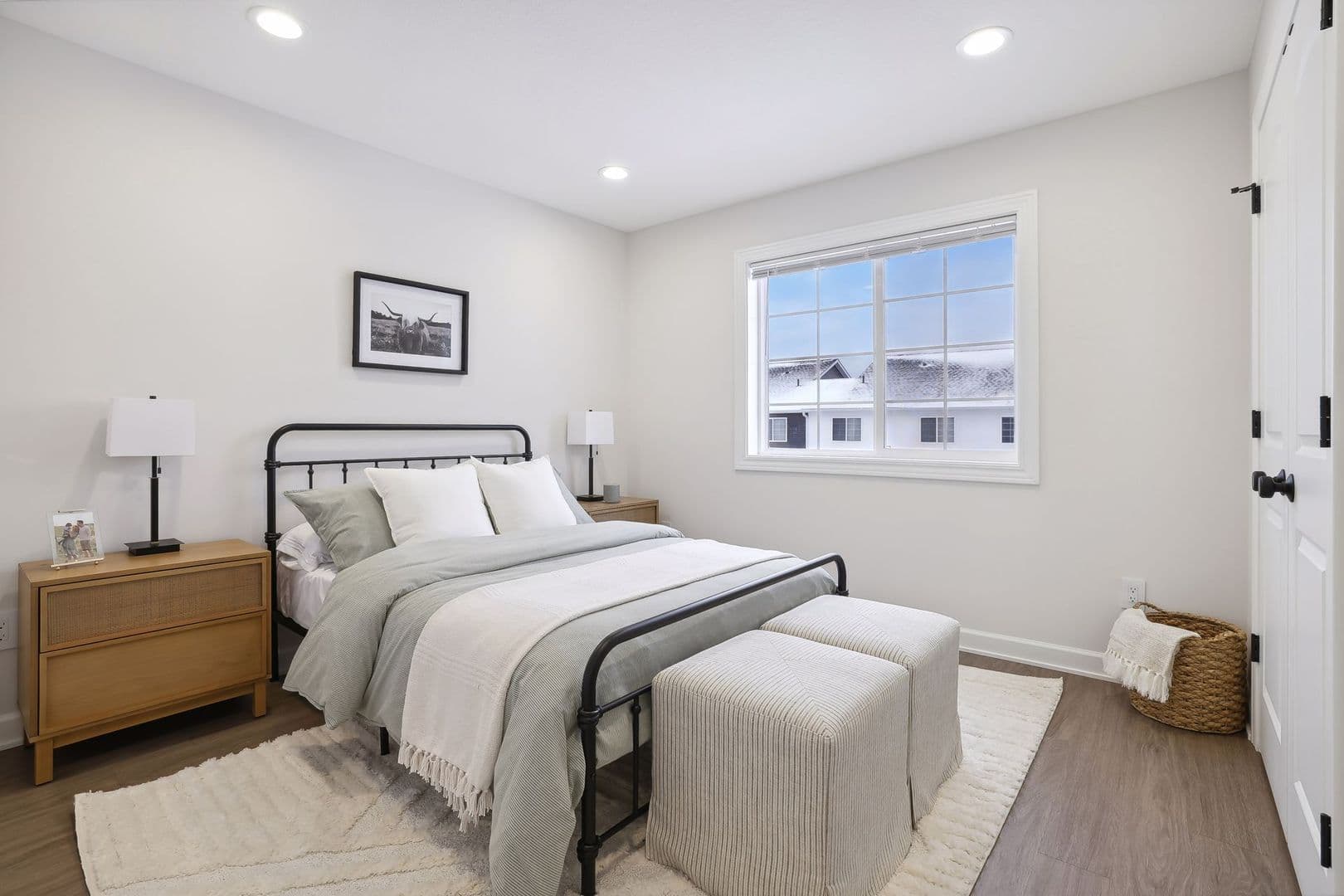 3 Bedroom Town Home 24 of 27
