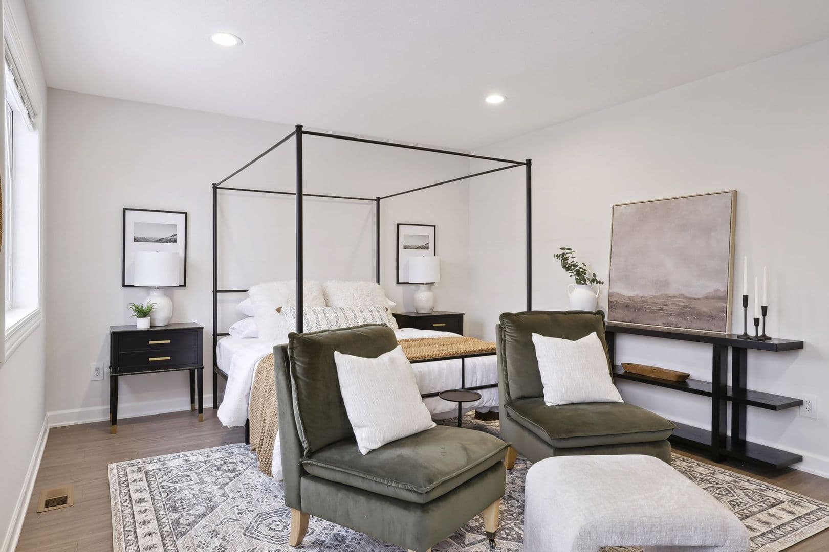 3 Bedroom Town Home 11 of 27