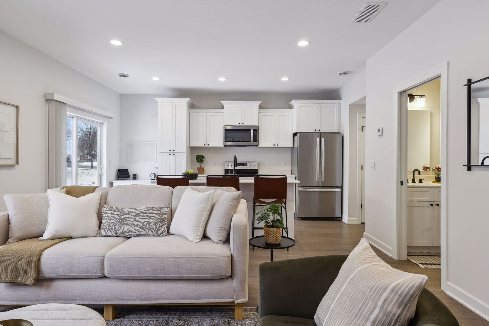 3 Bedroom Town Home 5 of 37