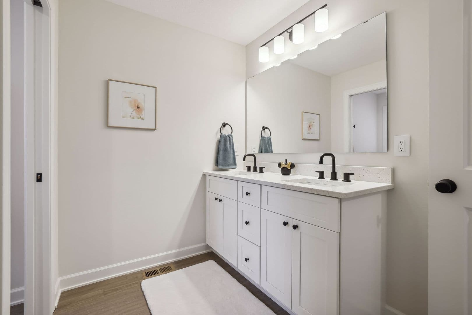 3 Bedroom Town Home 34 of 37