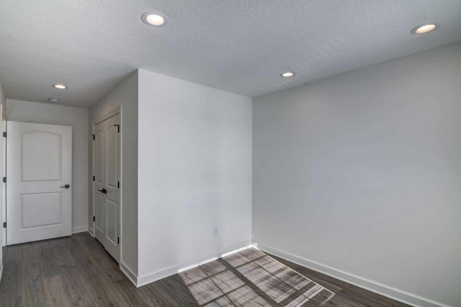 3 Bedroom Town Home 18 of 32