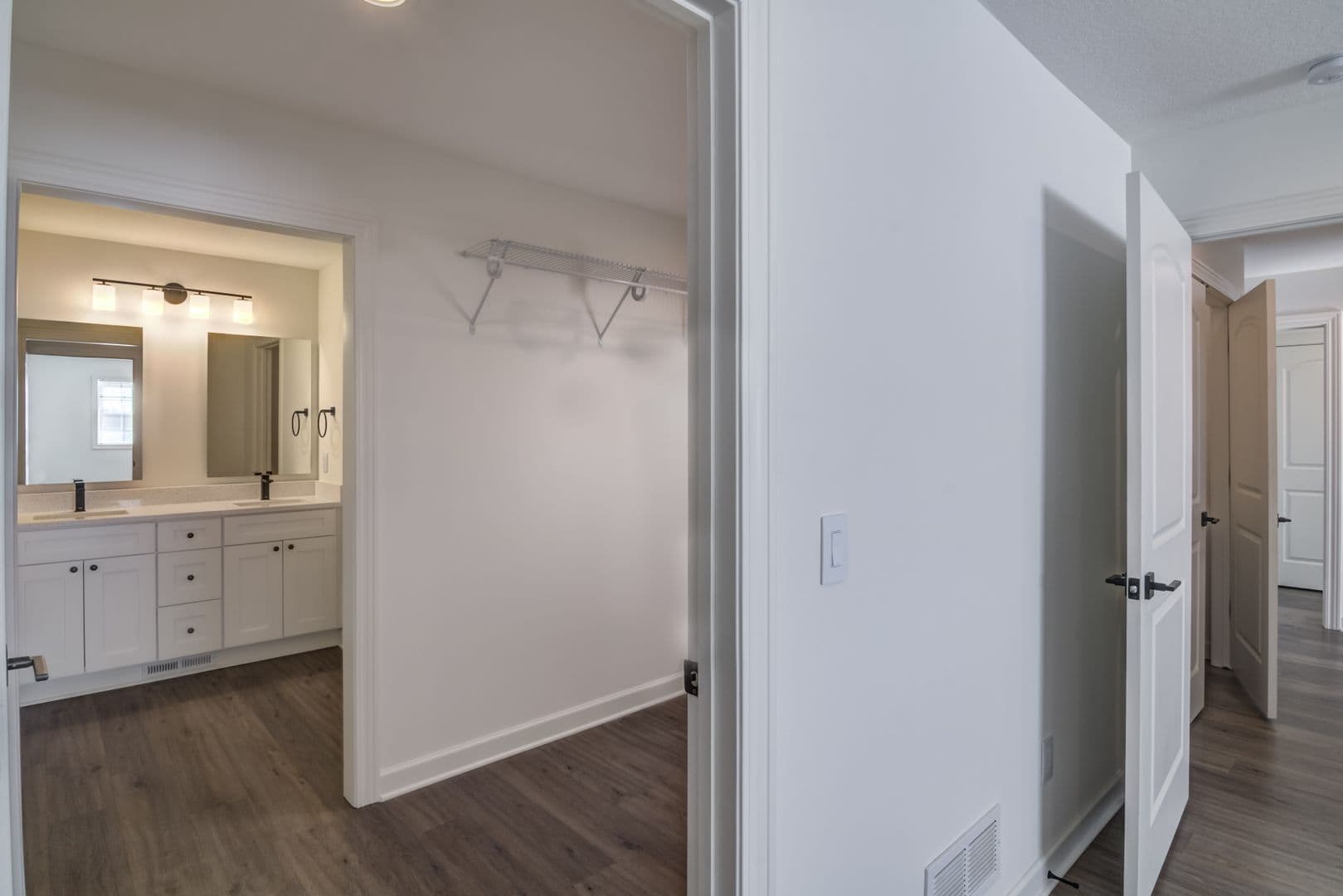 3 Bedroom Town Home 13 of 32