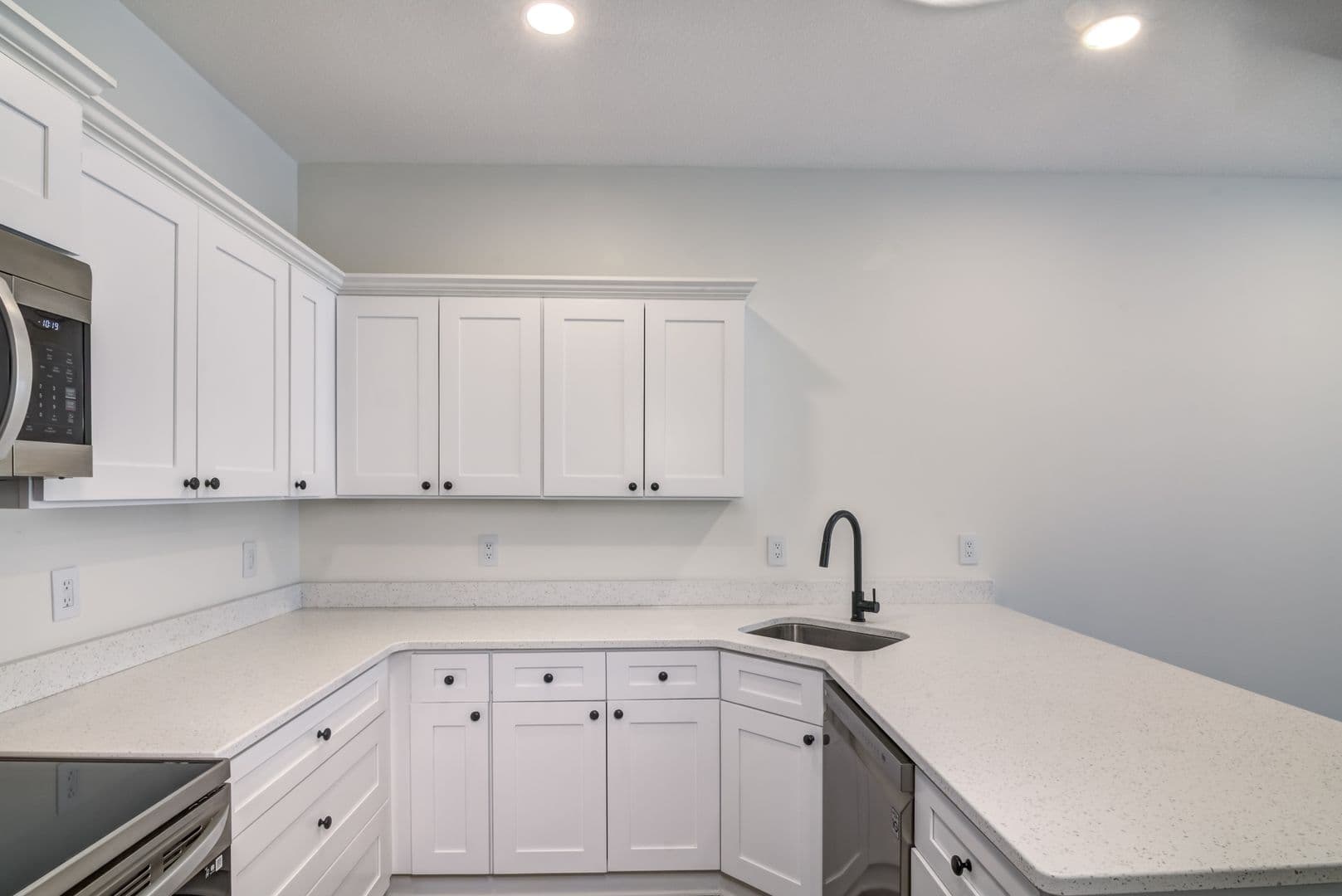 3 Bedroom Town Home 8 of 32