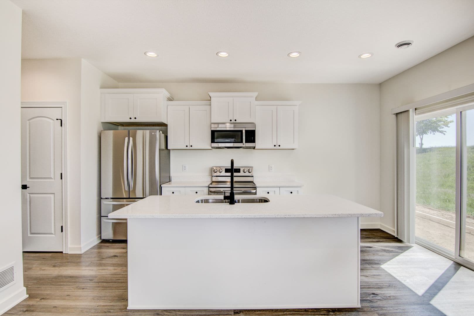 3 Bedroom Town Home 9 of 27