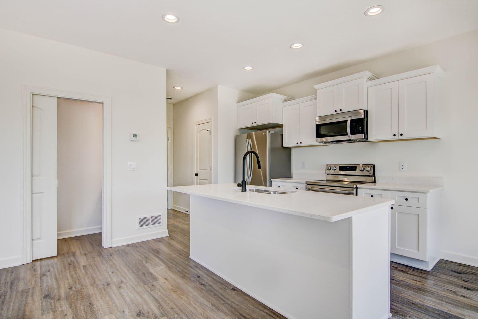 3 Bedroom Town Home 24 of 27