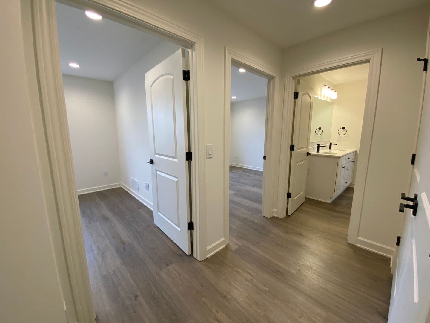 3 Bedroom End Unit 10 of 15