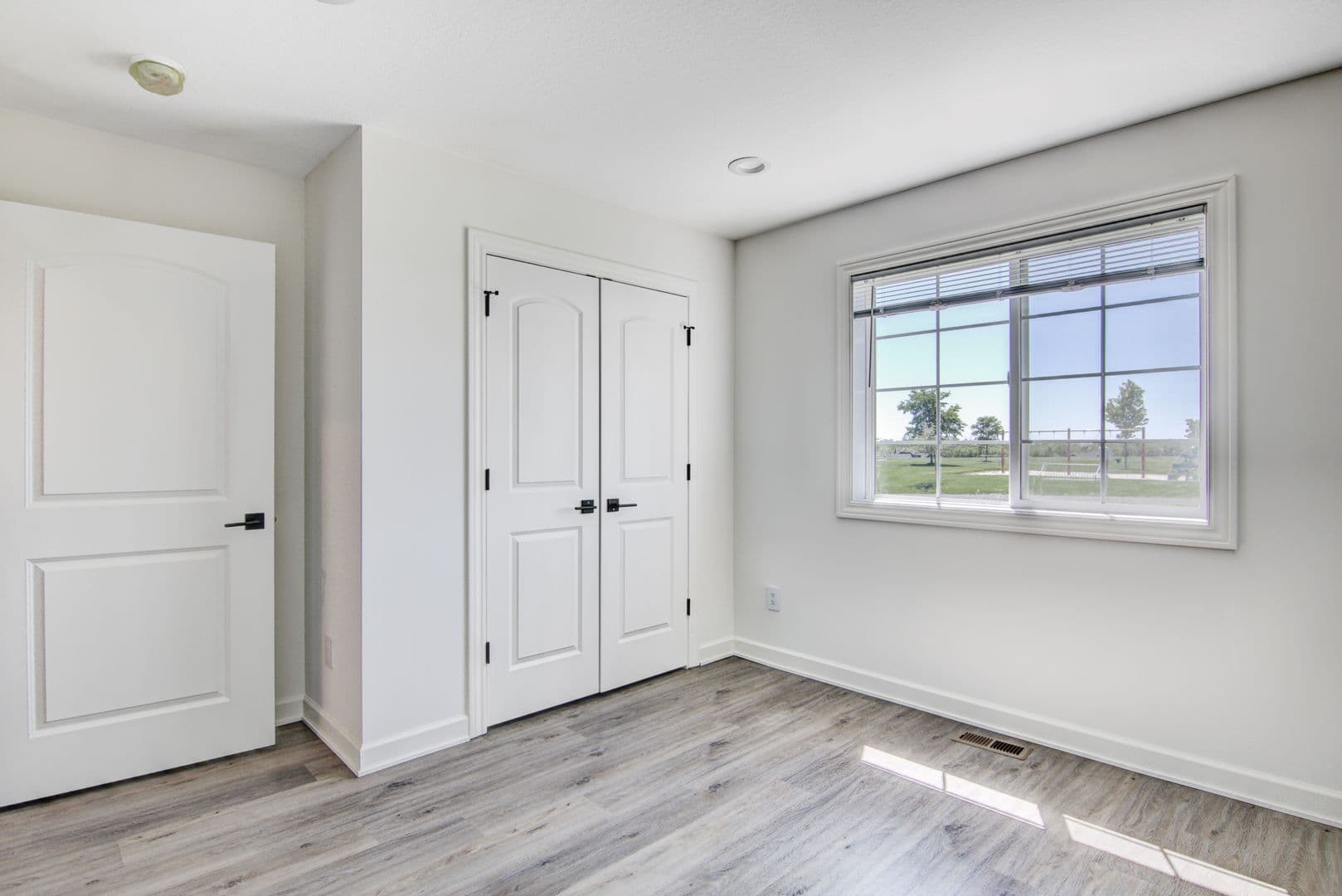 3 Bedroom Town Home 4 of 27