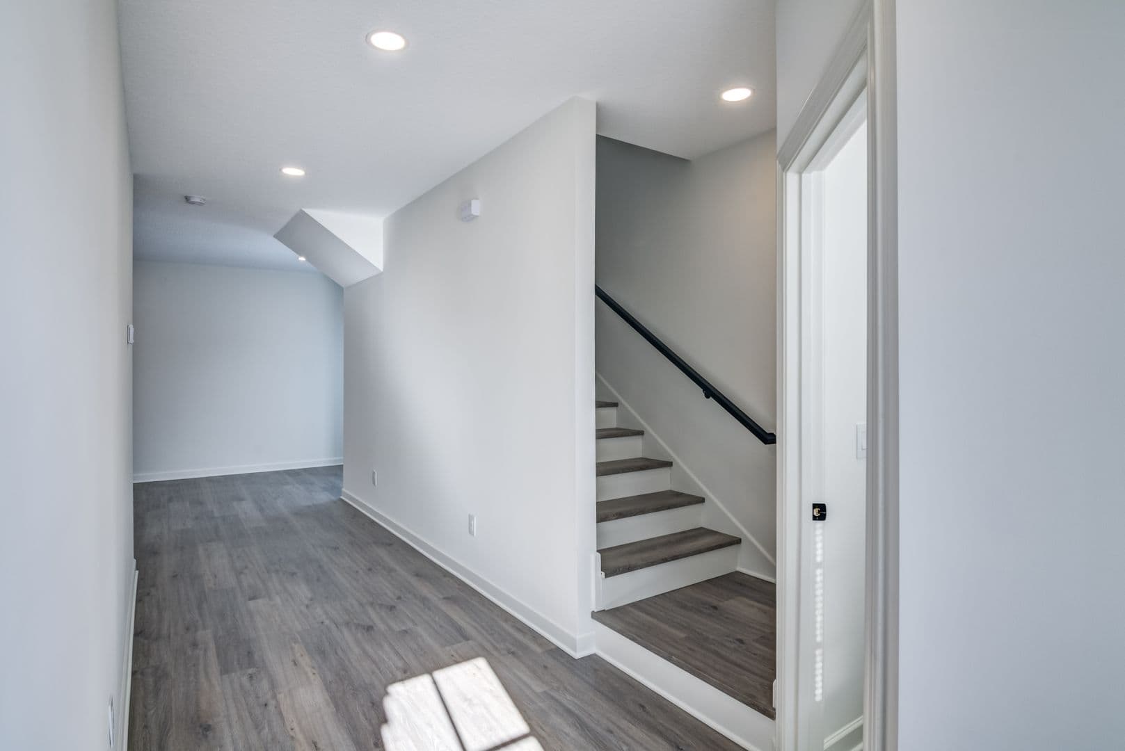 3 Bedroom Town Home 31 of 32