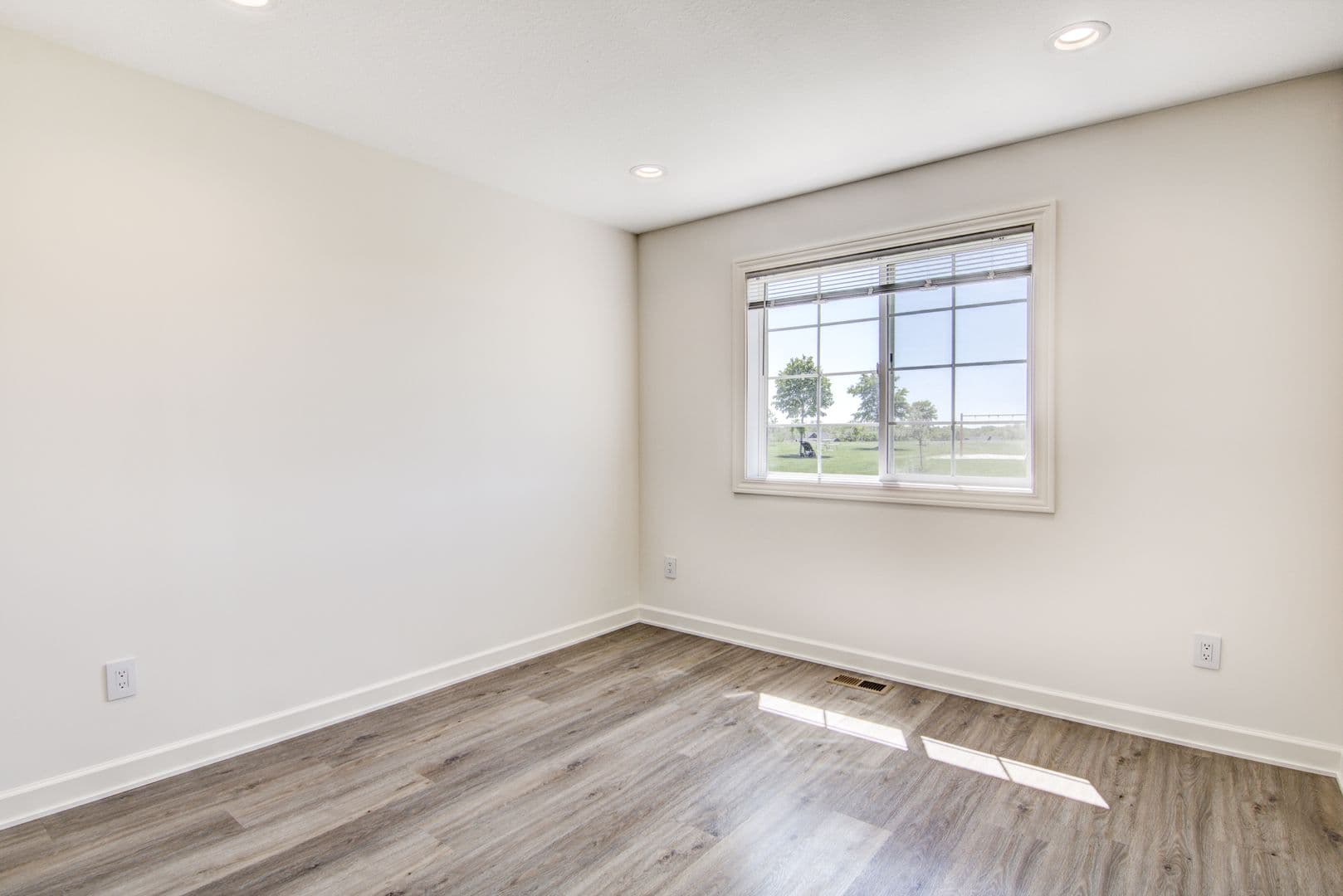 3 Bedroom Town Home 2 of 27