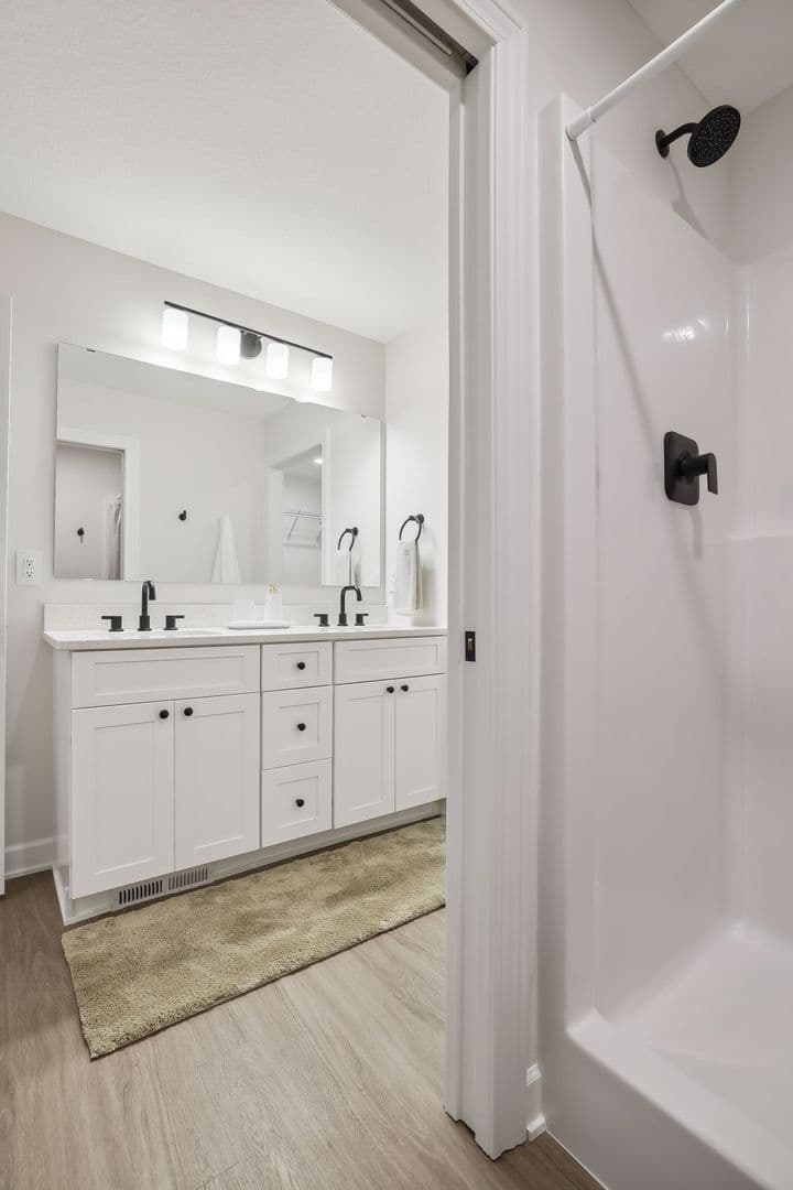 3 Bedroom Town Home 25 of 37