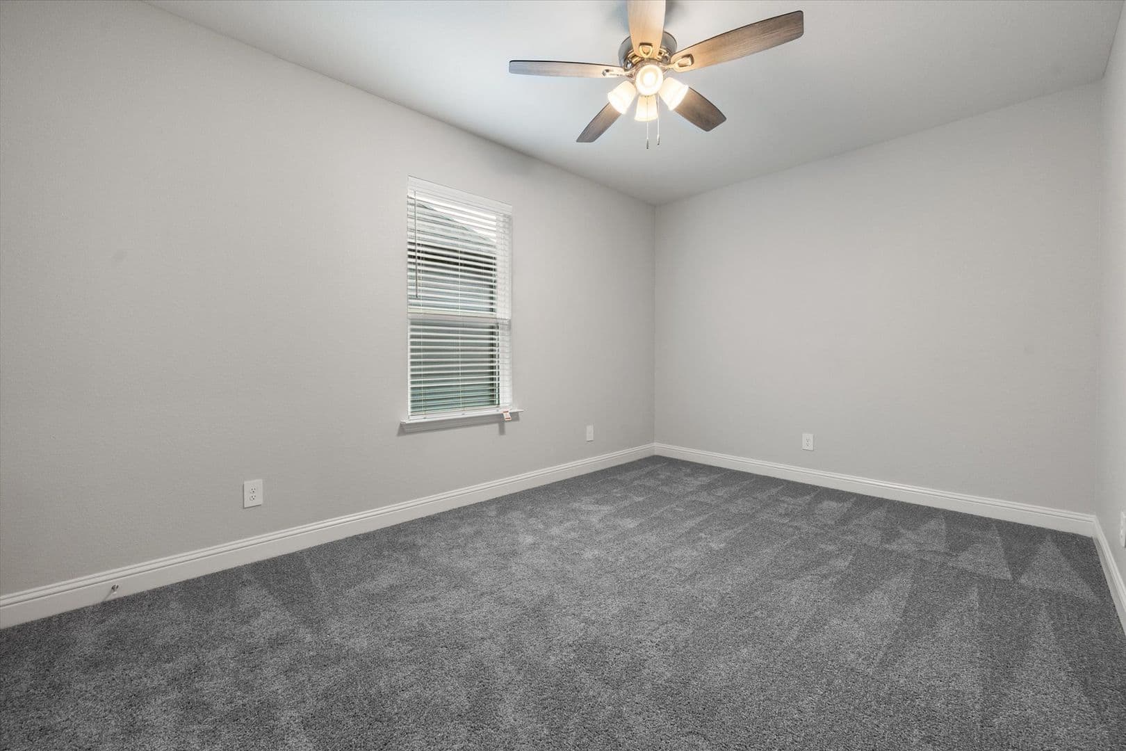 2333 Spring Park Blvd, Arlington, TX 76016 35 of 37