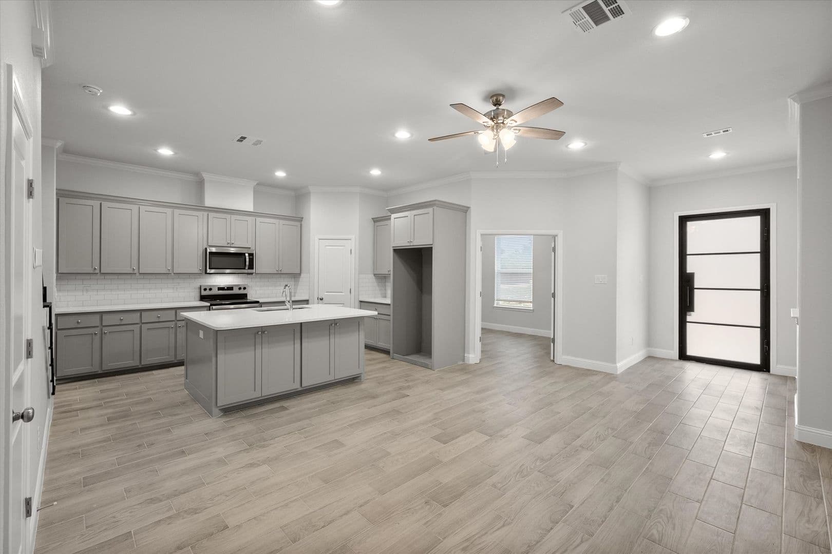 2333 Spring Park Blvd, Arlington, TX 76016 6 of 37