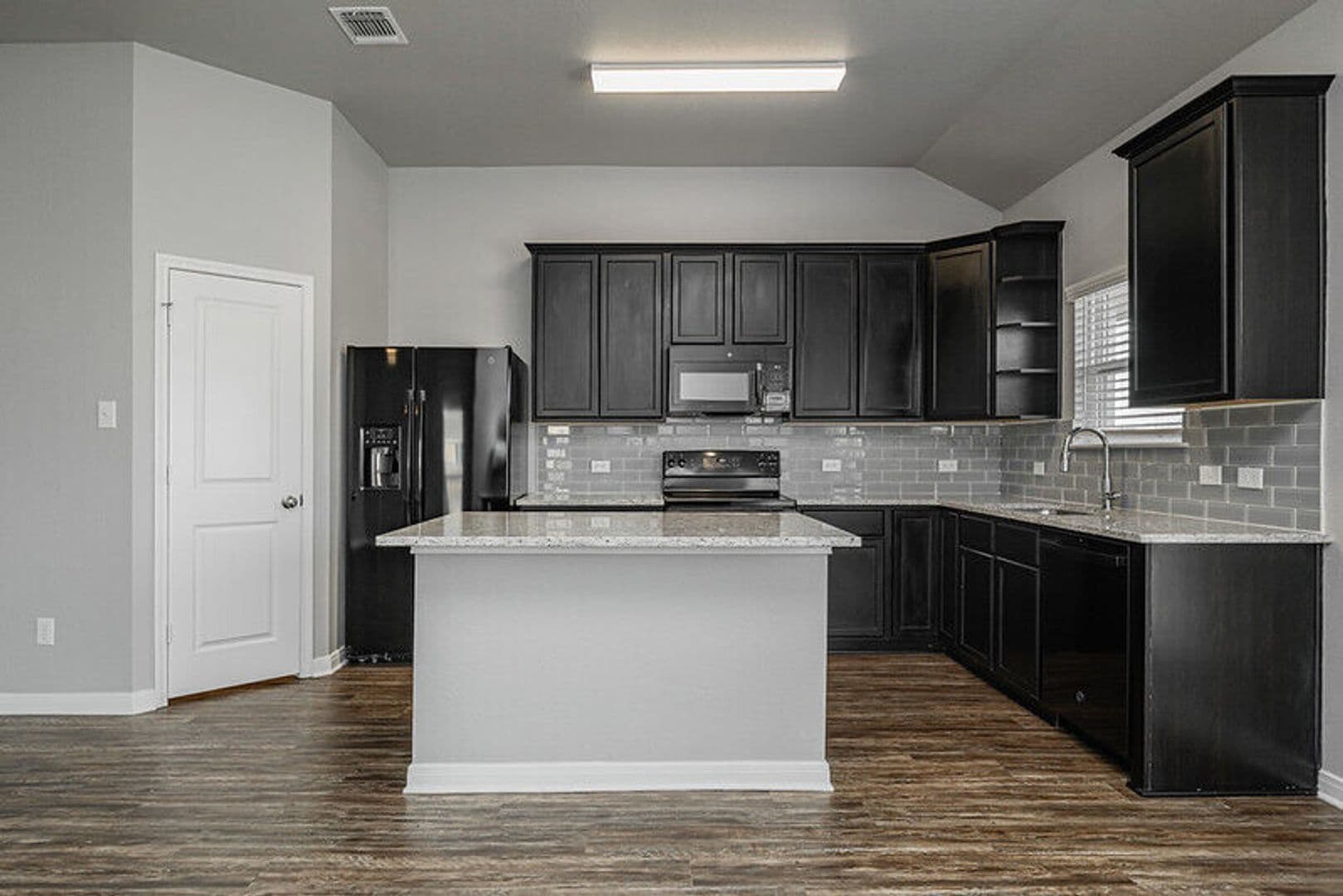 1362 Kingsgate Drive 11 of 24