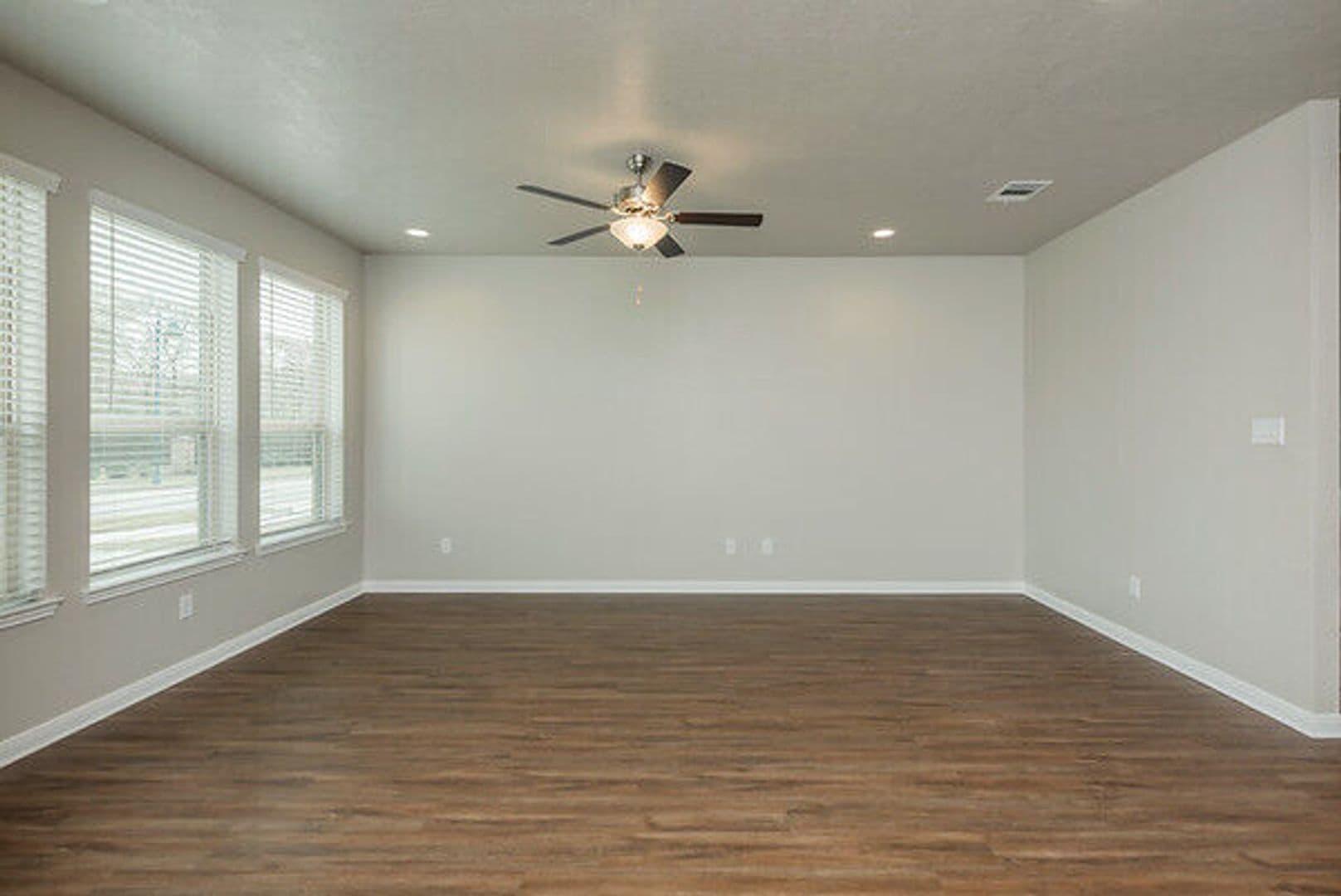 4089 Cross Park Dr. #211 2 of 16