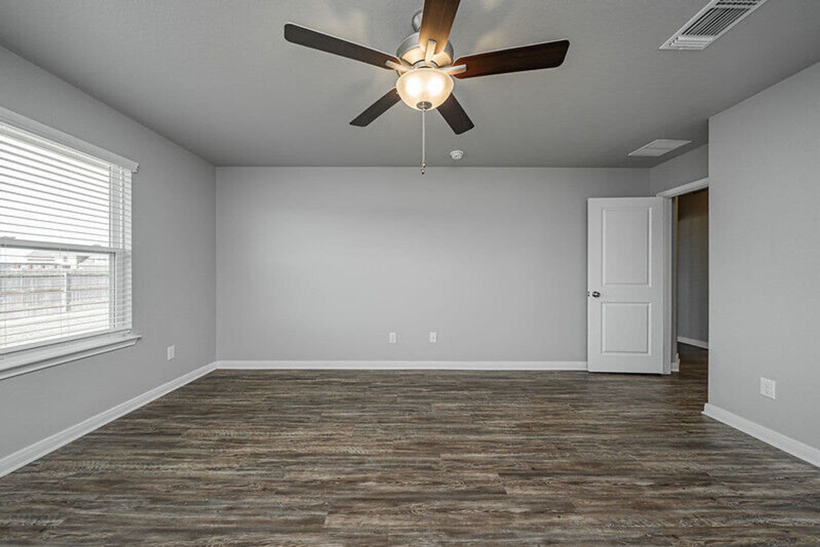 1362 Kingsgate Drive 3 of 24