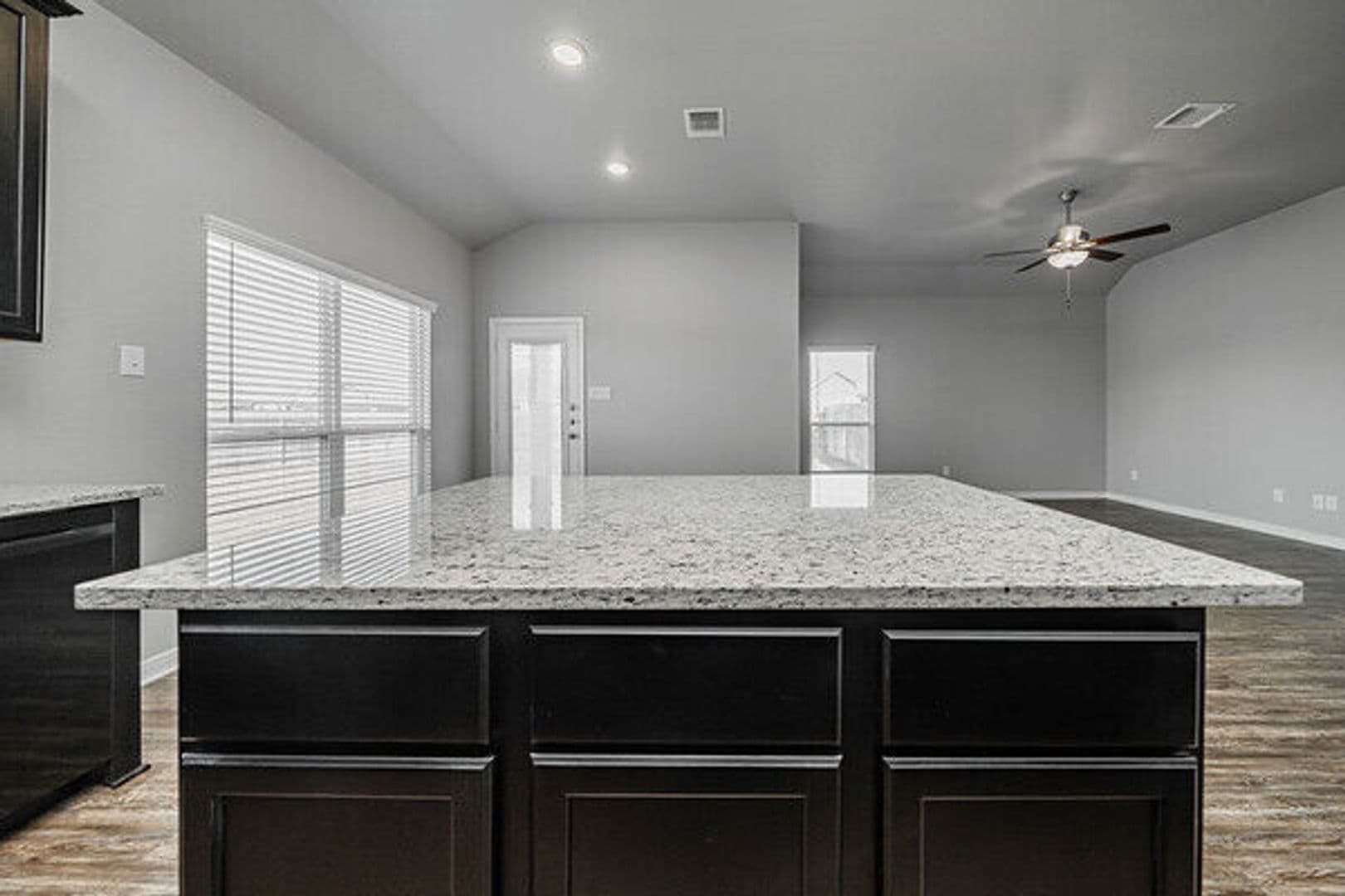 1362 Kingsgate Drive 14 of 24