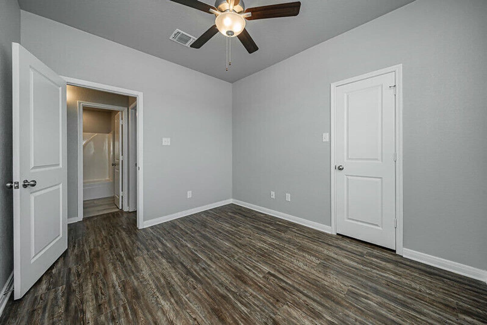 1362 Kingsgate Drive 4 of 24