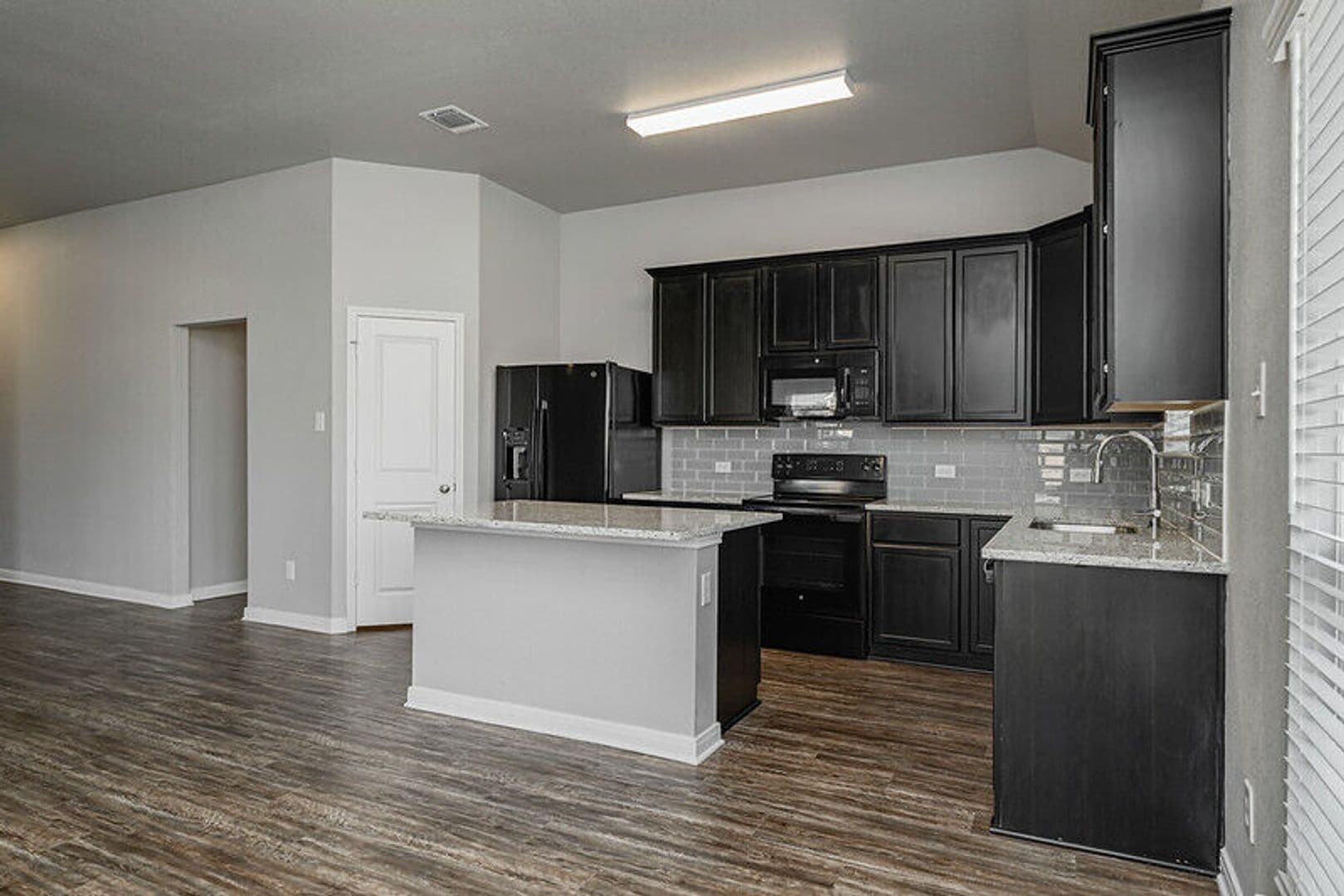 1362 Kingsgate Drive 12 of 24