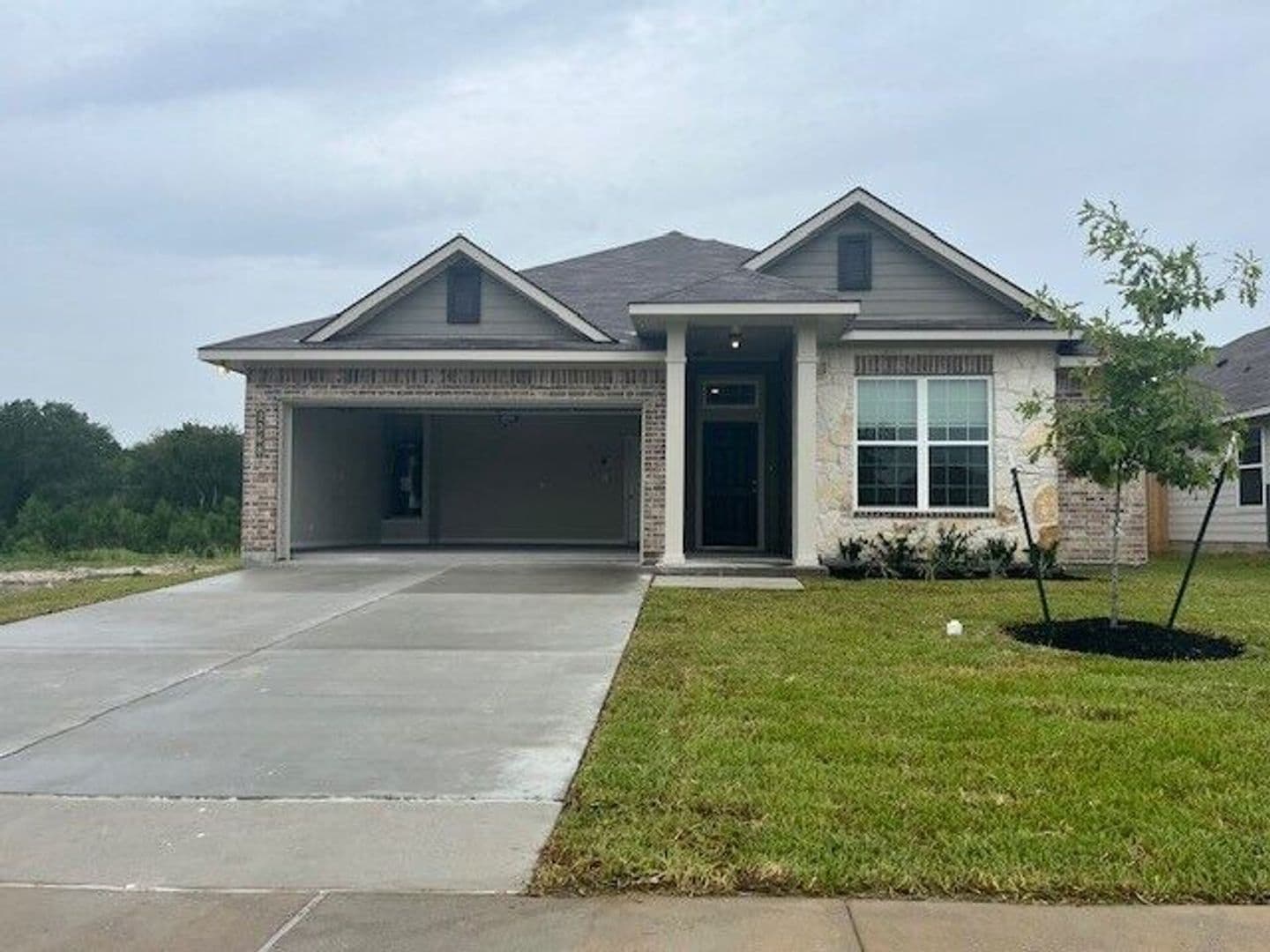 1362 Kingsgate Drive 1 of 24