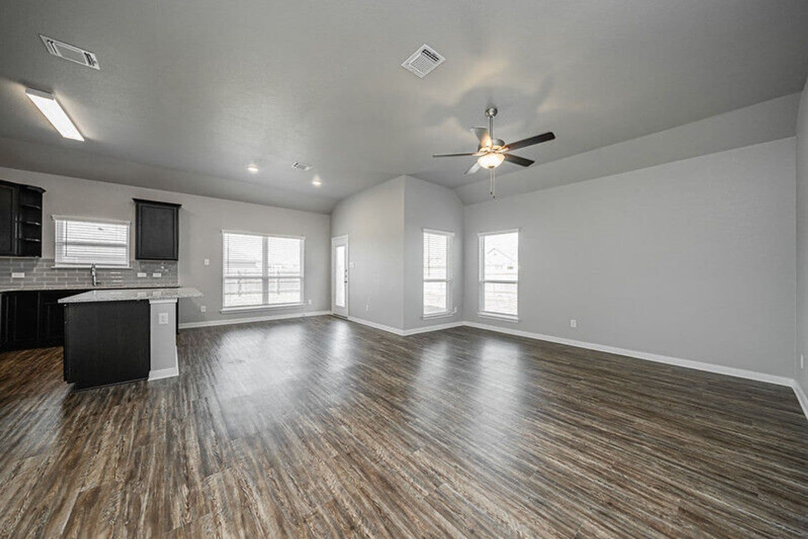 1362 Kingsgate Drive 7 of 24