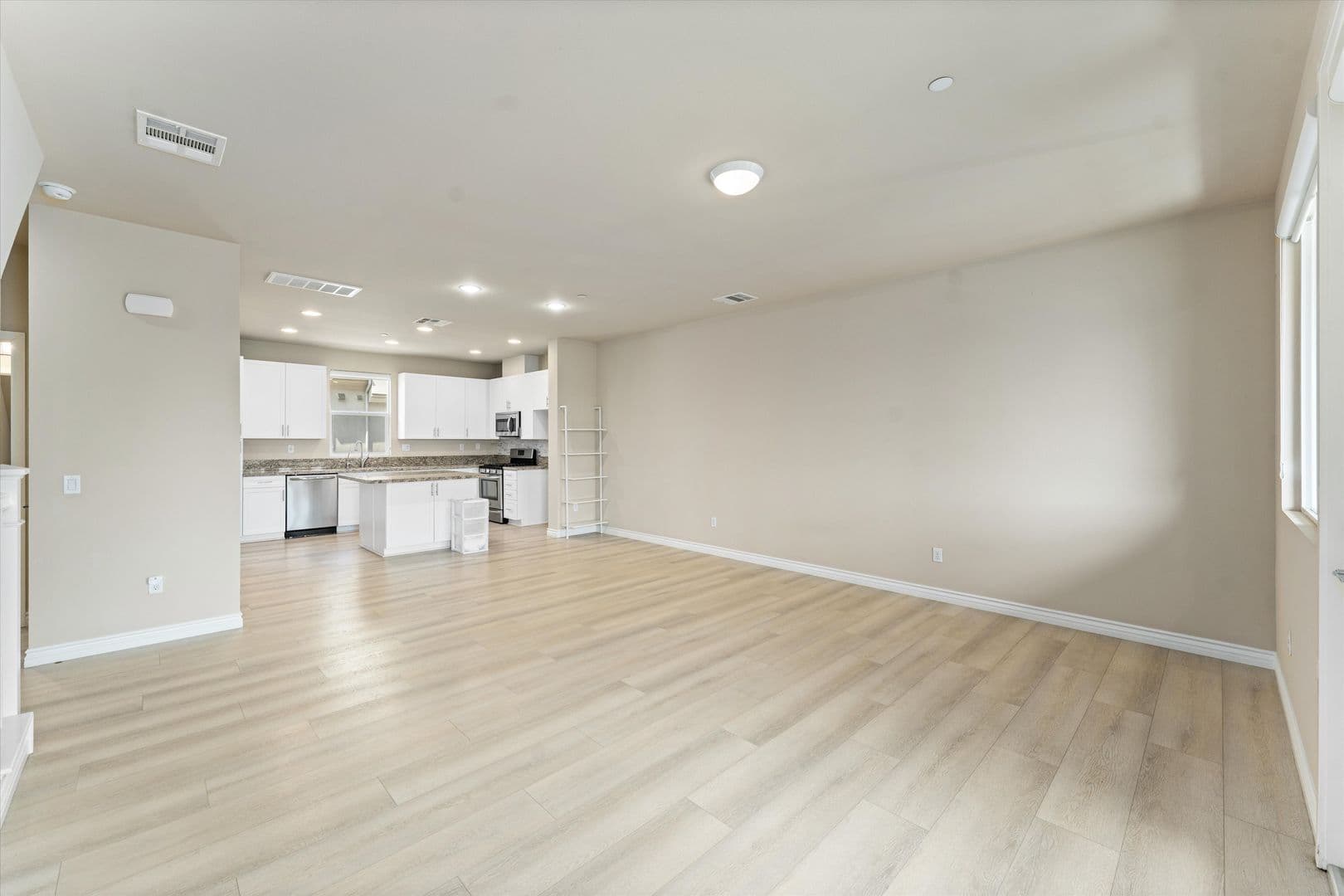 2651 W Lincoln Ave Unit 17, Anaheim, CA 92801 6 of 36