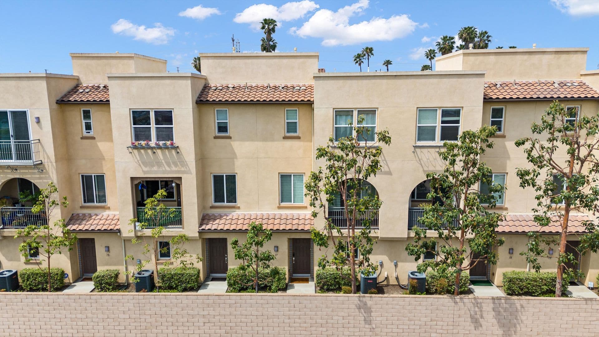 2651 W Lincoln Ave Unit 17, Anaheim, CA 92801 2 of 36