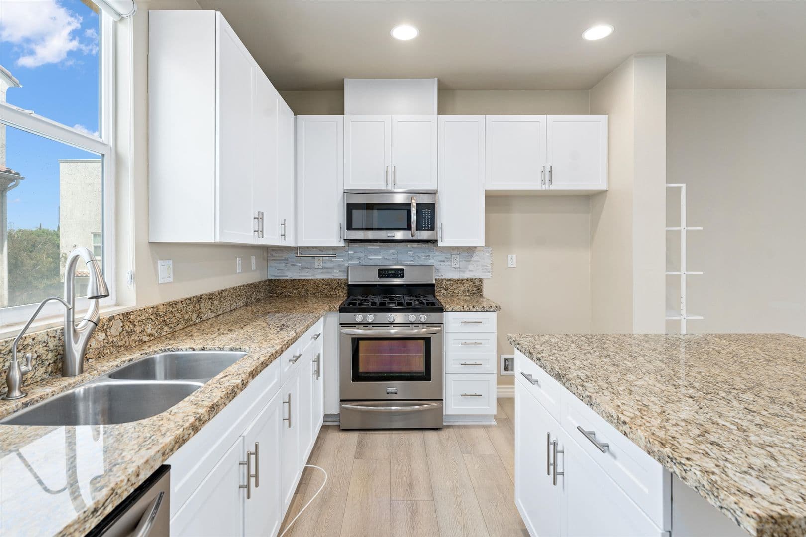 2651 W Lincoln Ave Unit 17, Anaheim, CA 92801 7 of 36