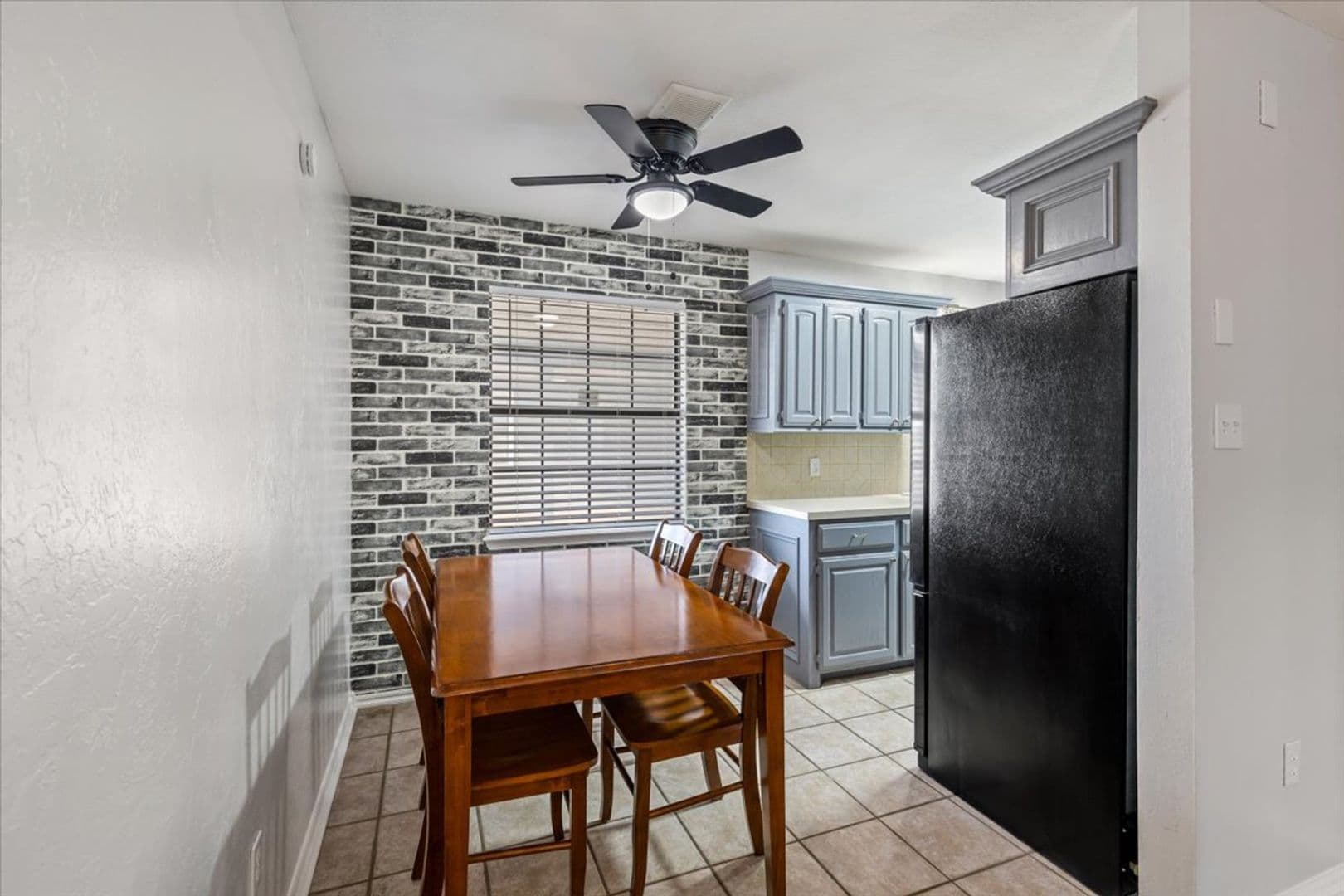 4033 NW Ozmun Ave. 10 of 28