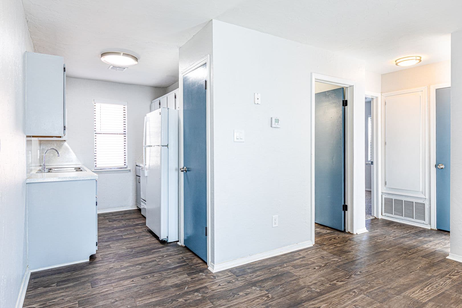 Beautifully Renovated 2bed/2bath Flat 7 of 20