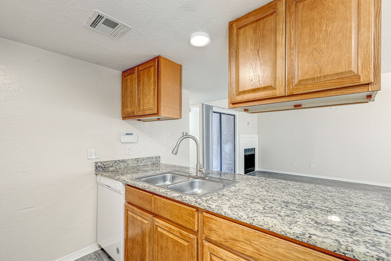 Large Renovated 2Bed 2Bath Apartment 3 of 37