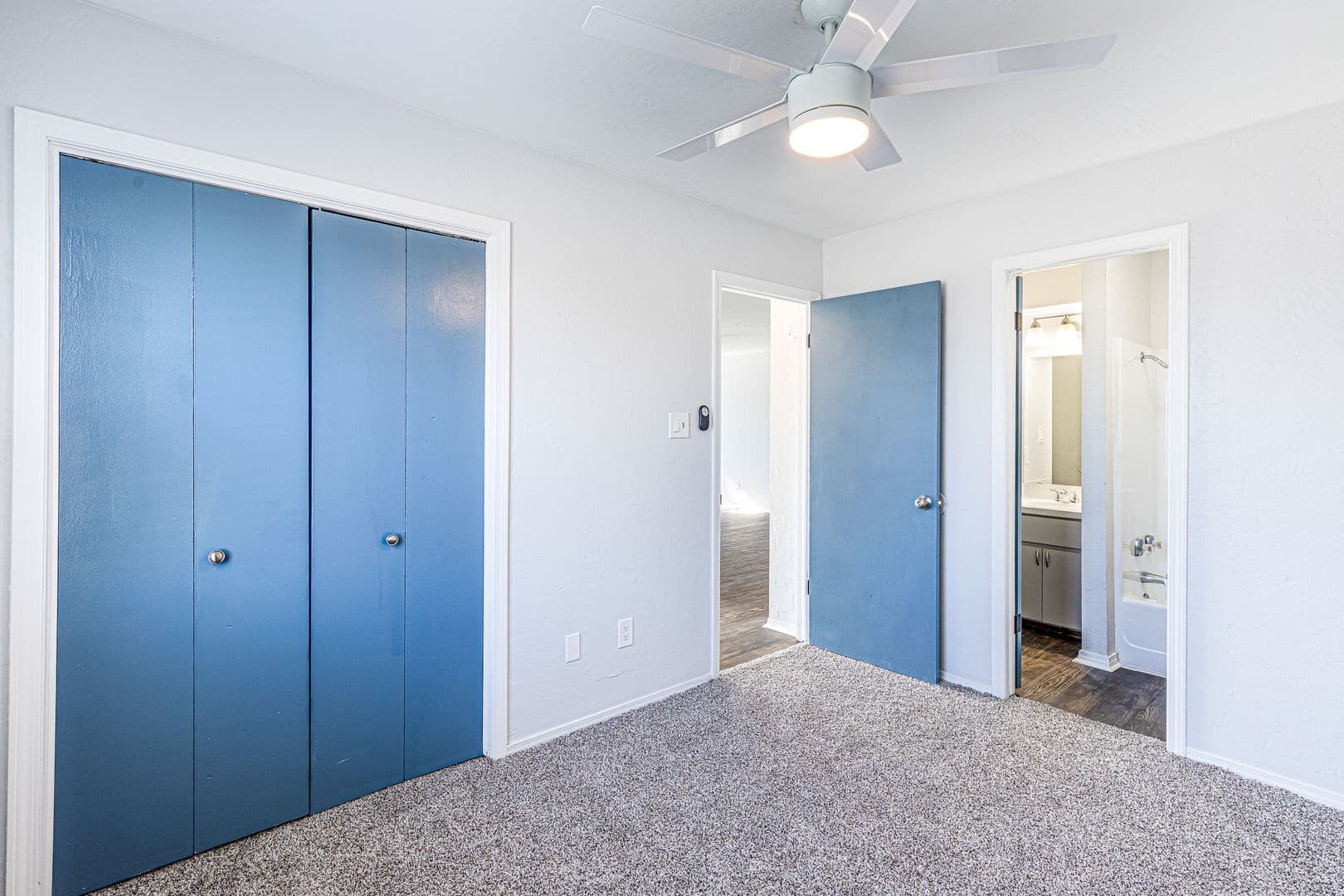 Large Renovated 2Bed 2Bath Apartment 12 of 28