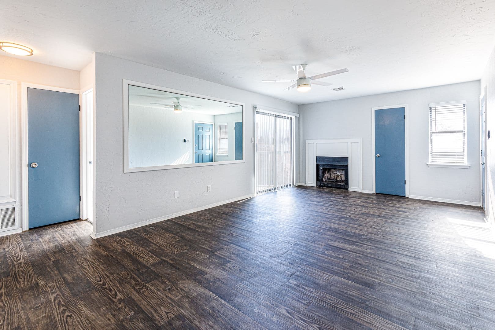 Beautifully Renovated 2bed/2bath Flat 1 of 20
