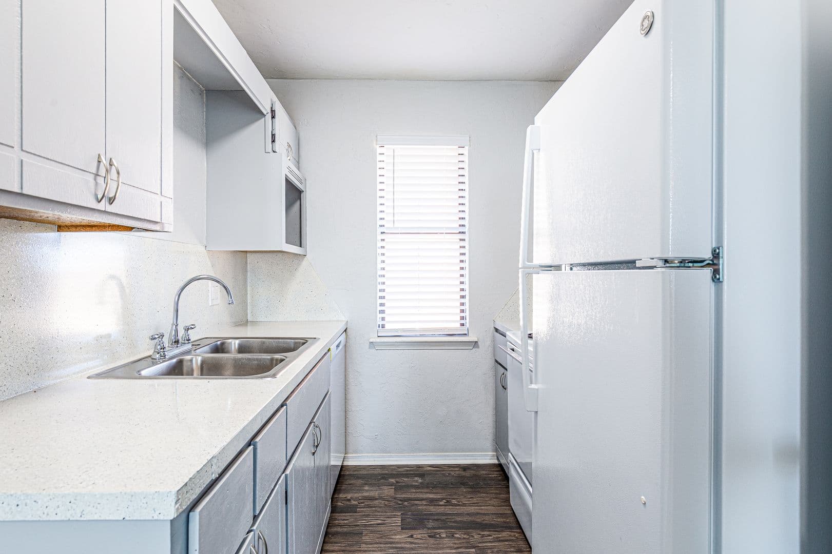 Beautifully Renovated 2bed/2bath Flat 9 of 20