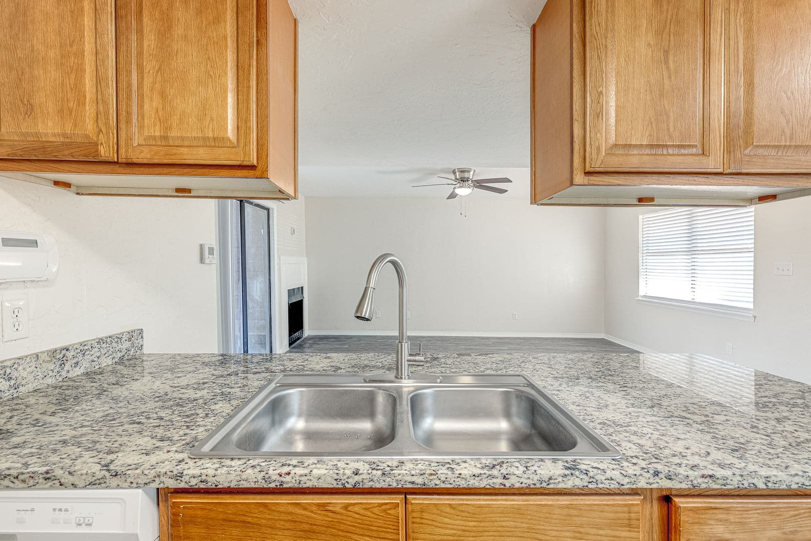 Large Renovated 2Bed 2Bath Apartment 4 of 37