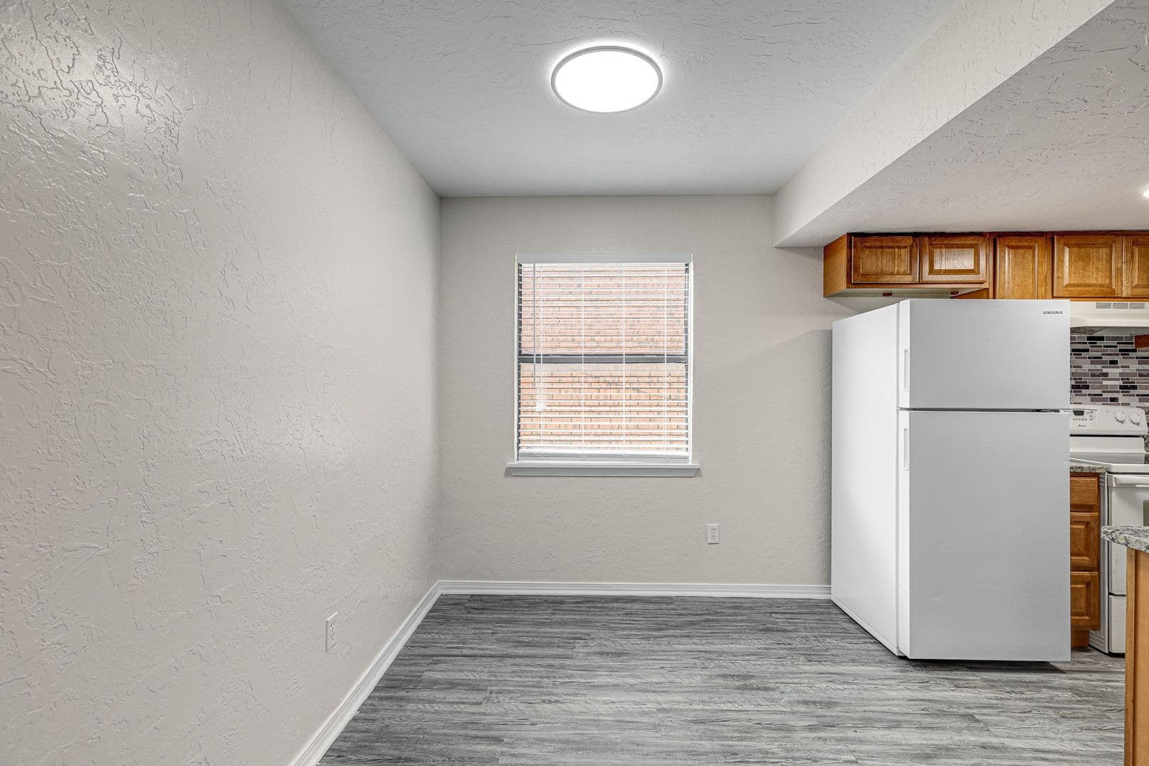 Large Renovated 2Bed 2Bath Apartment 9 of 37