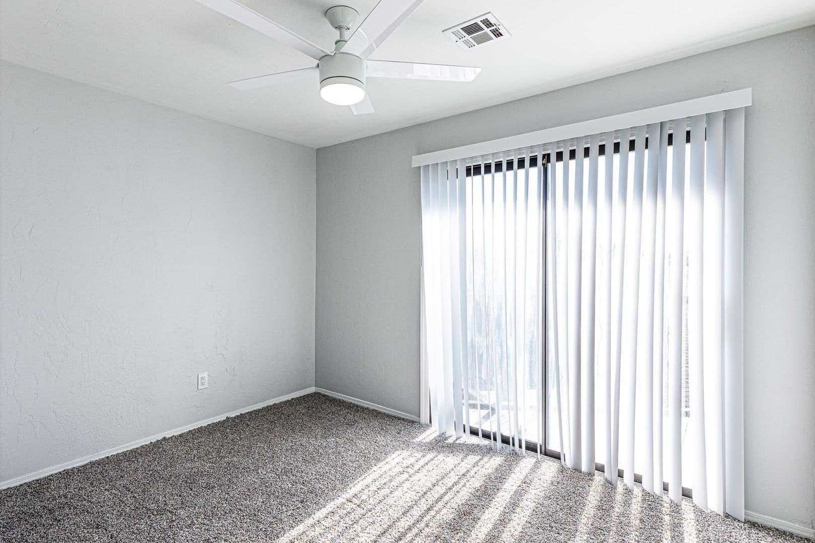 Beautifully Renovated 2bed/2bath Flat 19 of 20