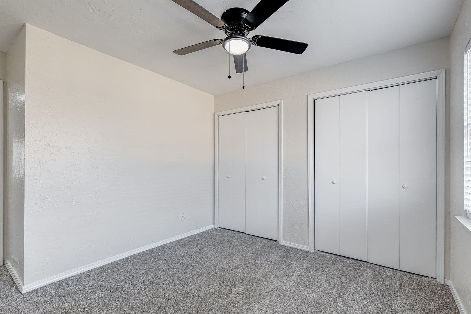 Large Renovated 2Bed 2Bath Apartment 26 of 37
