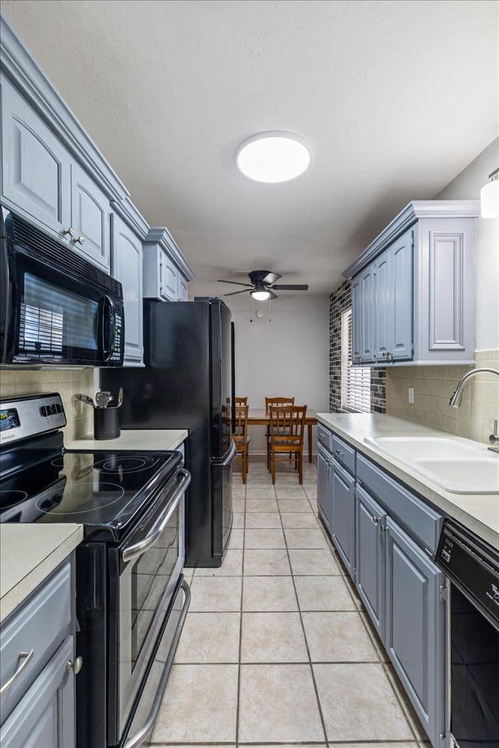 4033 NW Ozmun Ave. 14 of 28