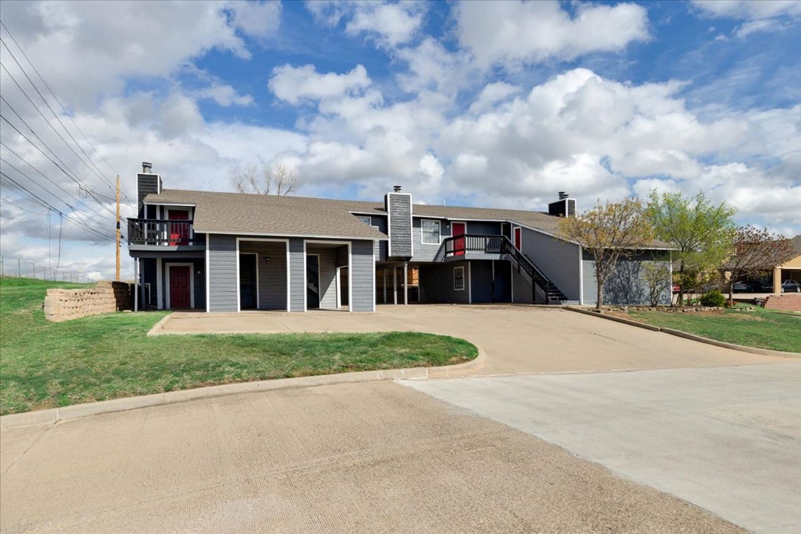 4033 NW Ozmun Ave. 3 of 28