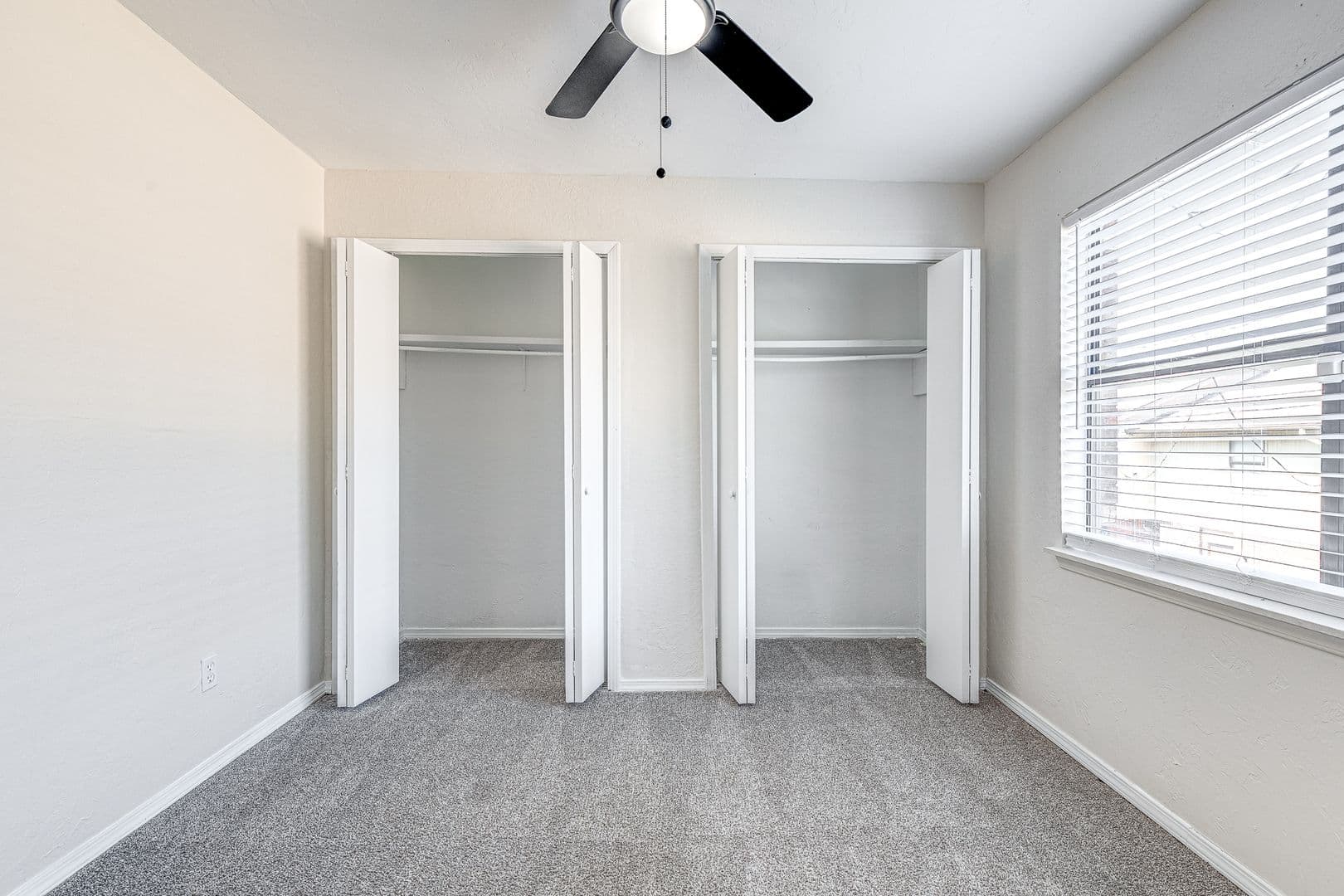 Large Renovated 2Bed 2Bath Apartment 24 of 37