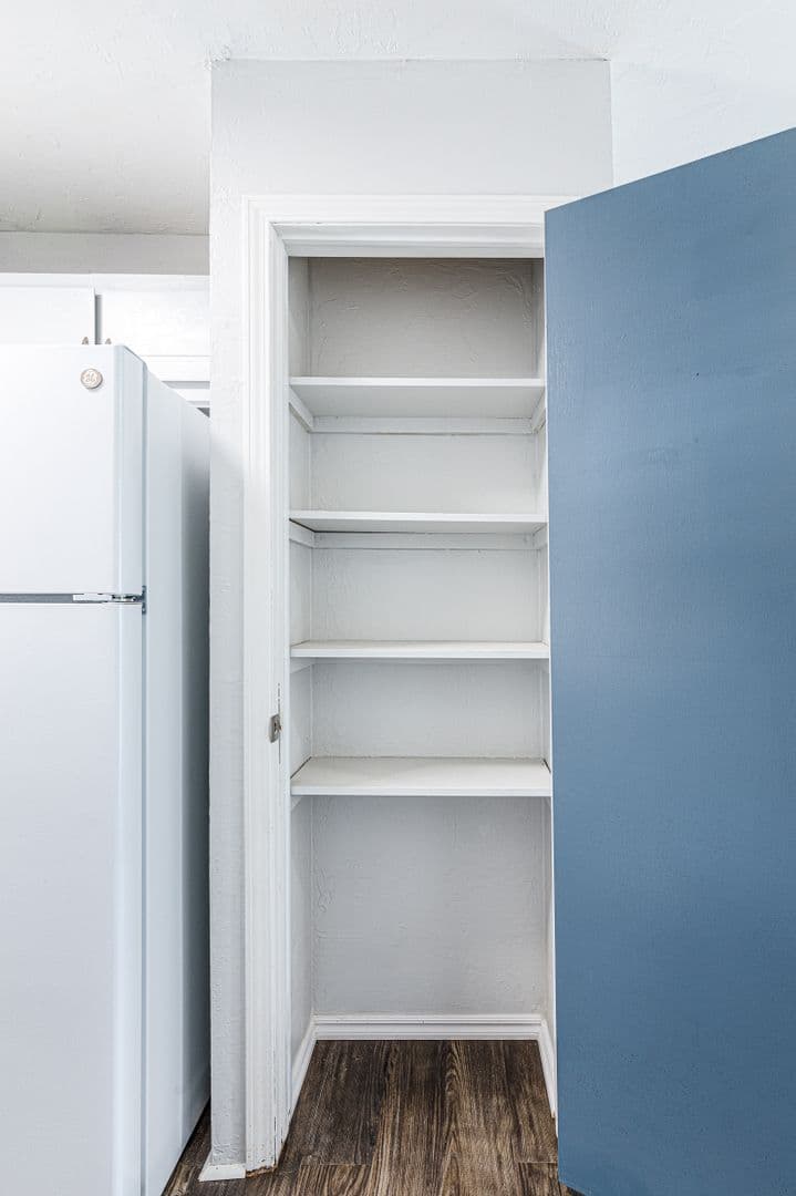 Beautifully Renovated 2bed/2bath Flat 11 of 20