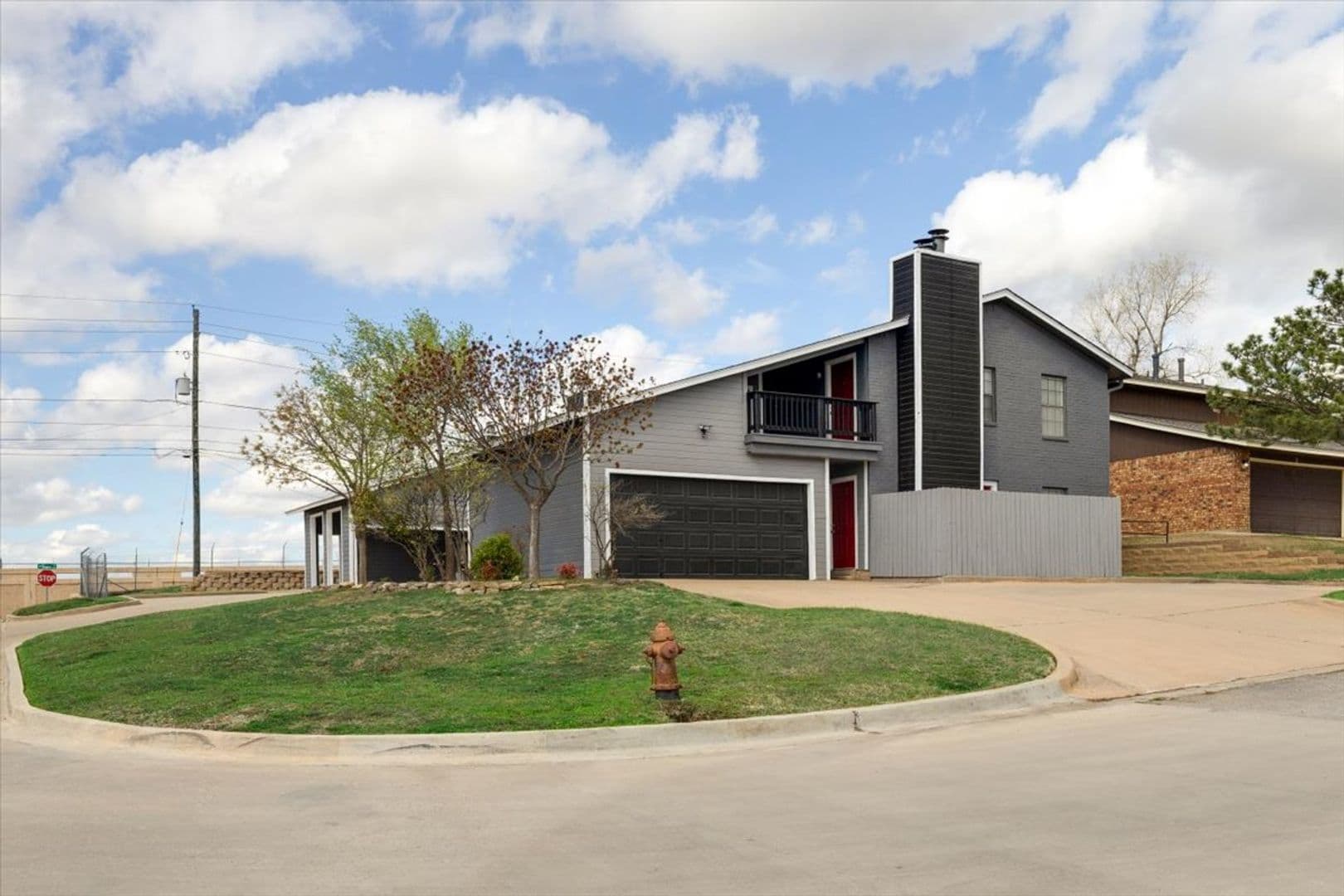4033 NW Ozmun Ave. 1 of 28