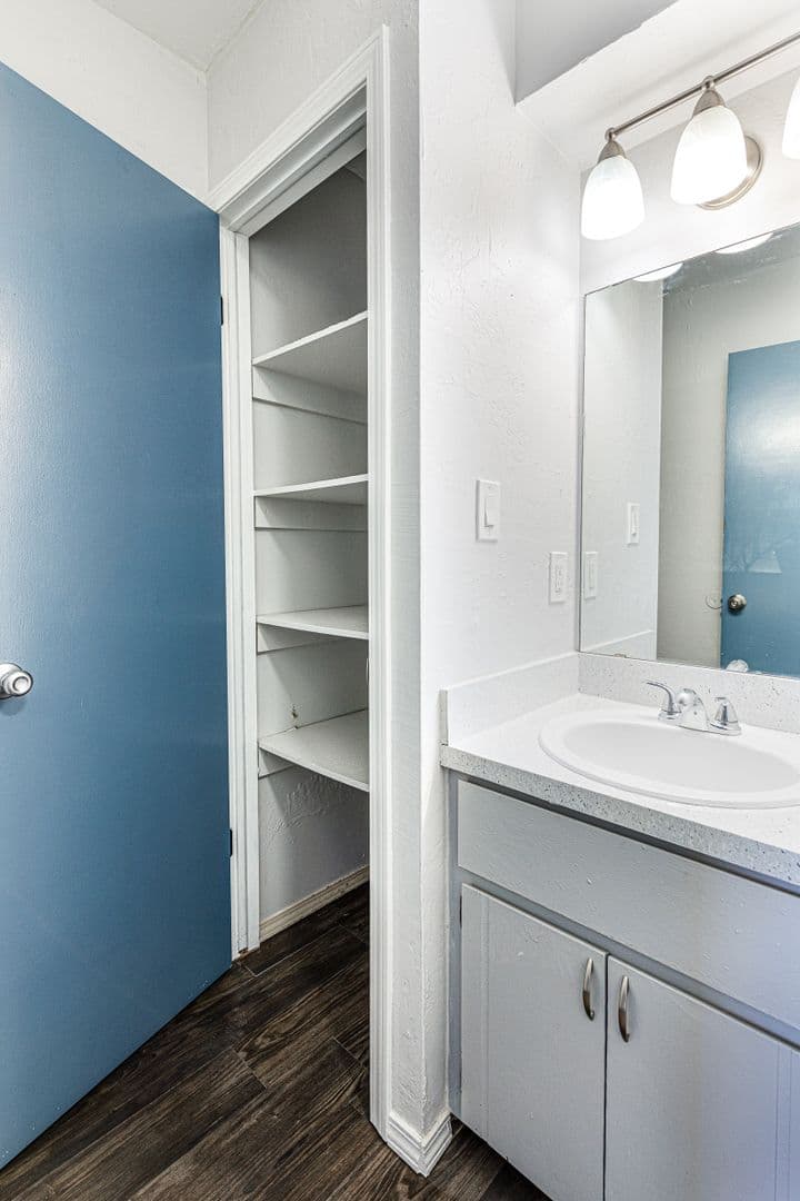 Large Renovated 2Bed 2Bath Apartment 17 of 28