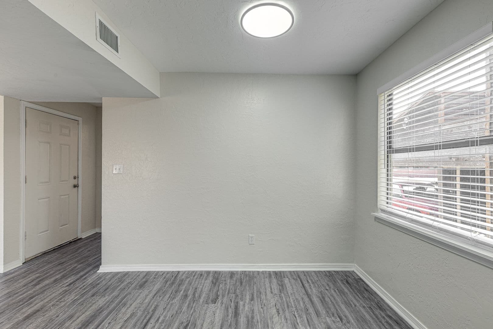 Large Renovated 2Bed 2Bath Apartment 8 of 37