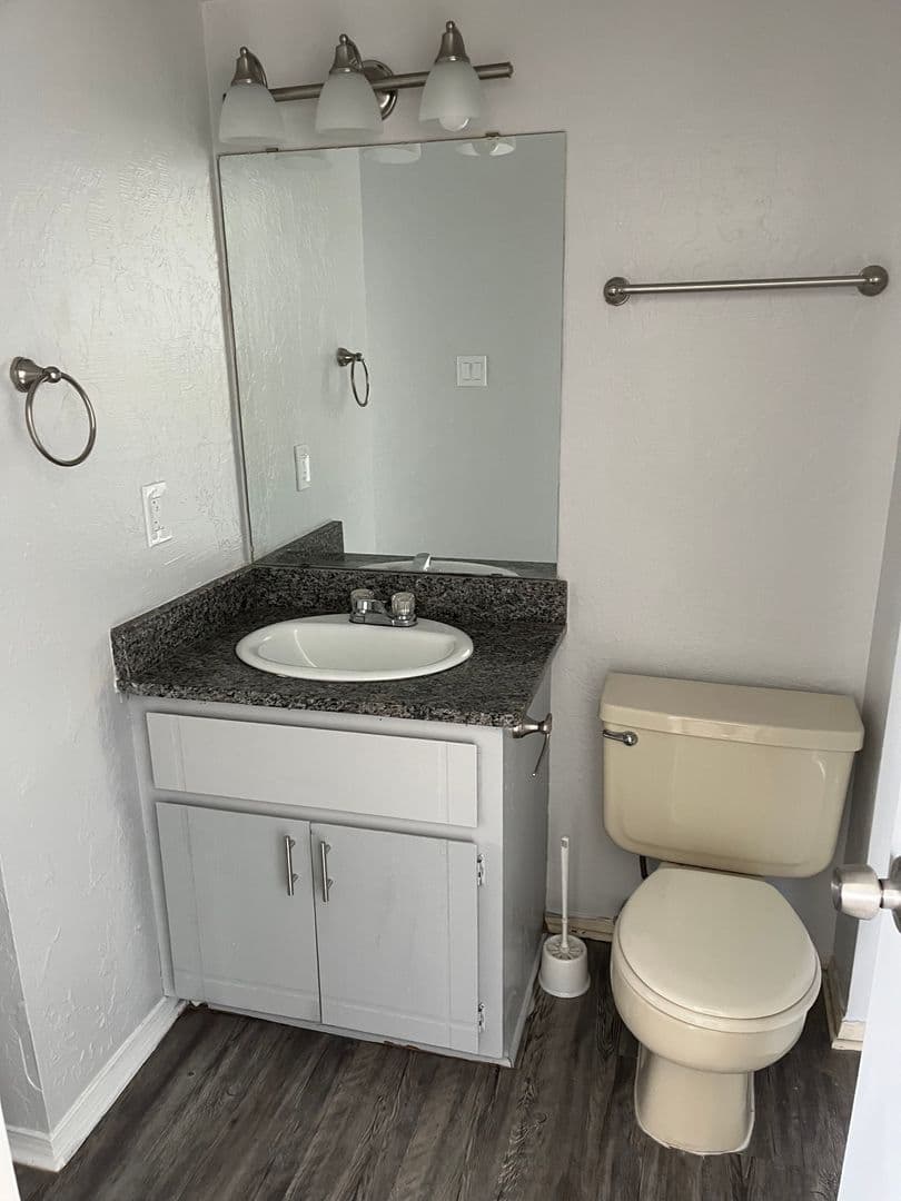 Large Renovated 2Bed 2Bath Apartment 28 of 28