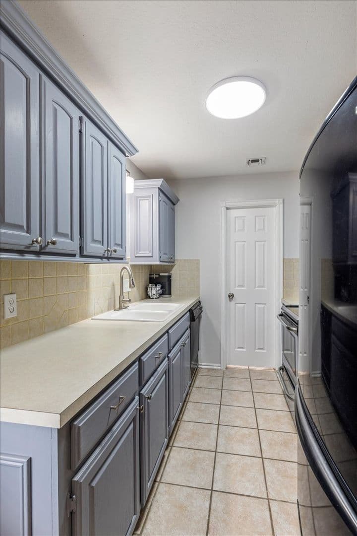 4033 NW Ozmun Ave. 18 of 24